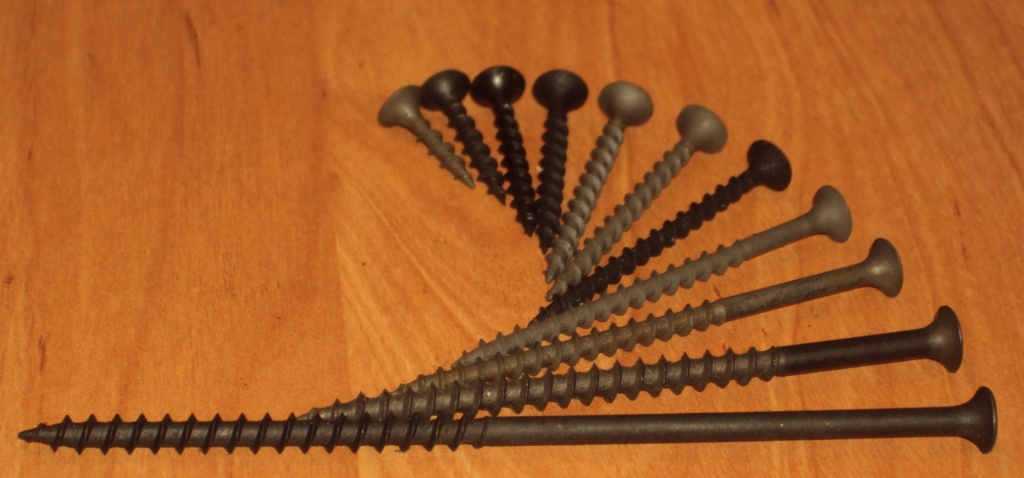 черные саморезы.jpg