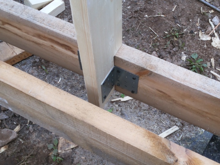 Уголок крепёжный.jpg